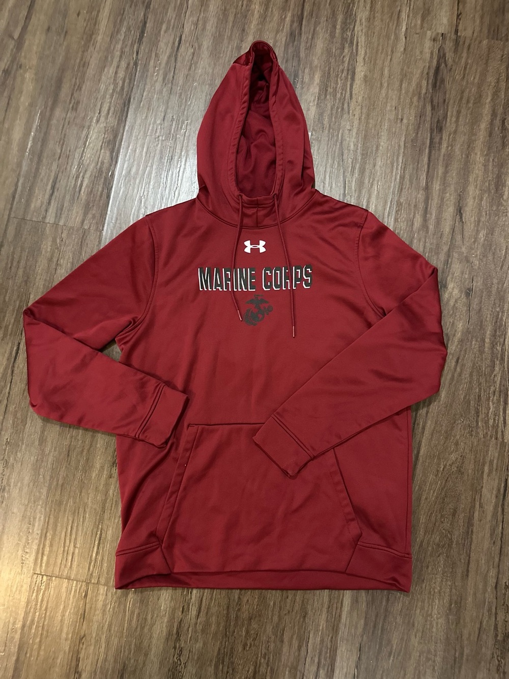 Under Armour U.S. Marine Corps Hoodie in Maroon. Size M